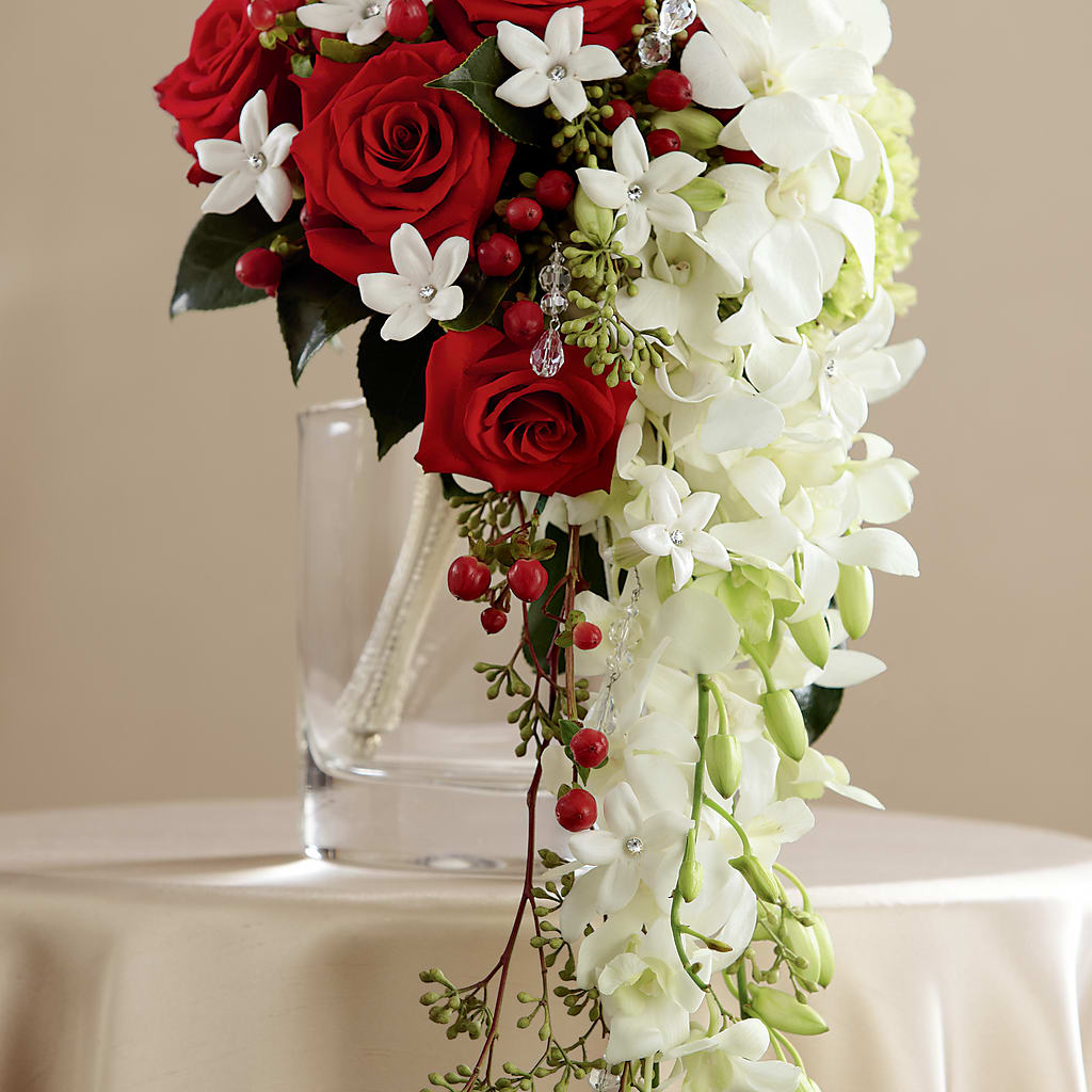 Here Comes the Bride Bouquet – The Arrangement Smiles Unlimited Llc, Anderson IN