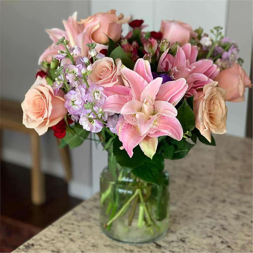 Romantique Bouquet –  The Arrangement Smiles Unlimited Llc, Anderson IN