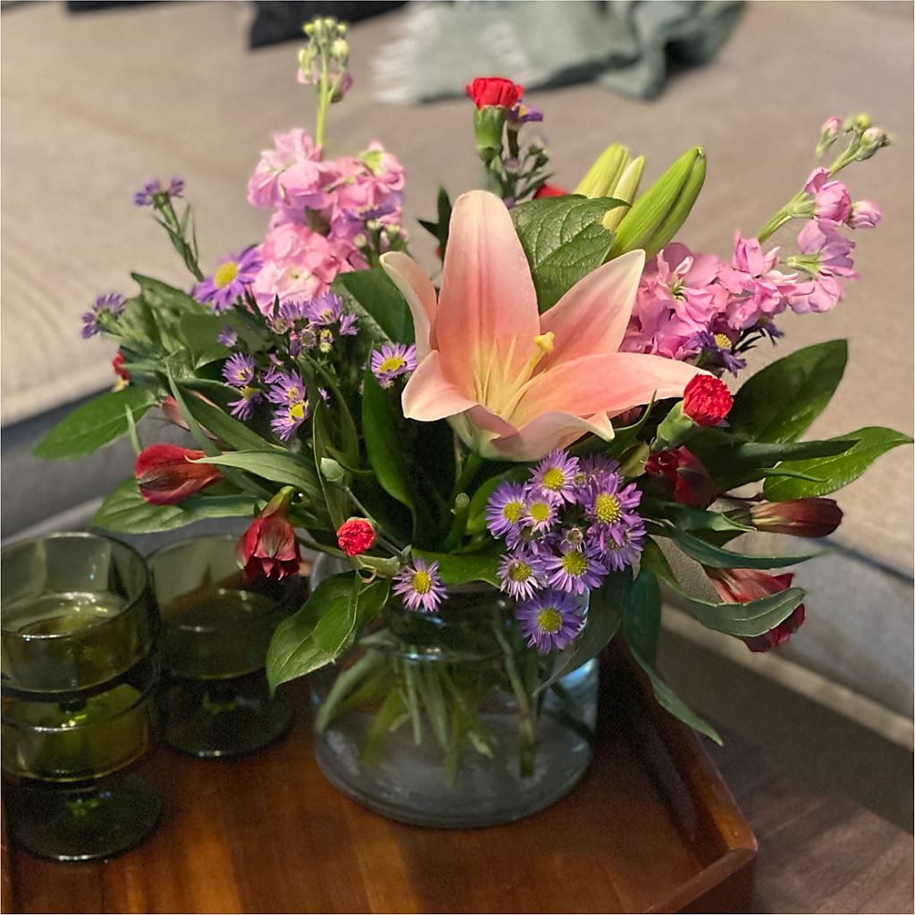 Romantique Bouquet –  The Arrangement Smiles Unlimited Llc, Anderson IN
