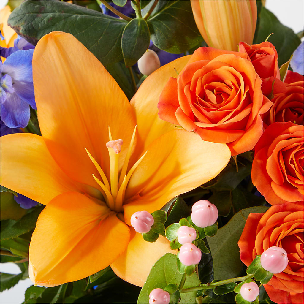 Radiant Citrus Bouquet –  The Arrangement Smiles Unlimited Llc, Anderson IN
