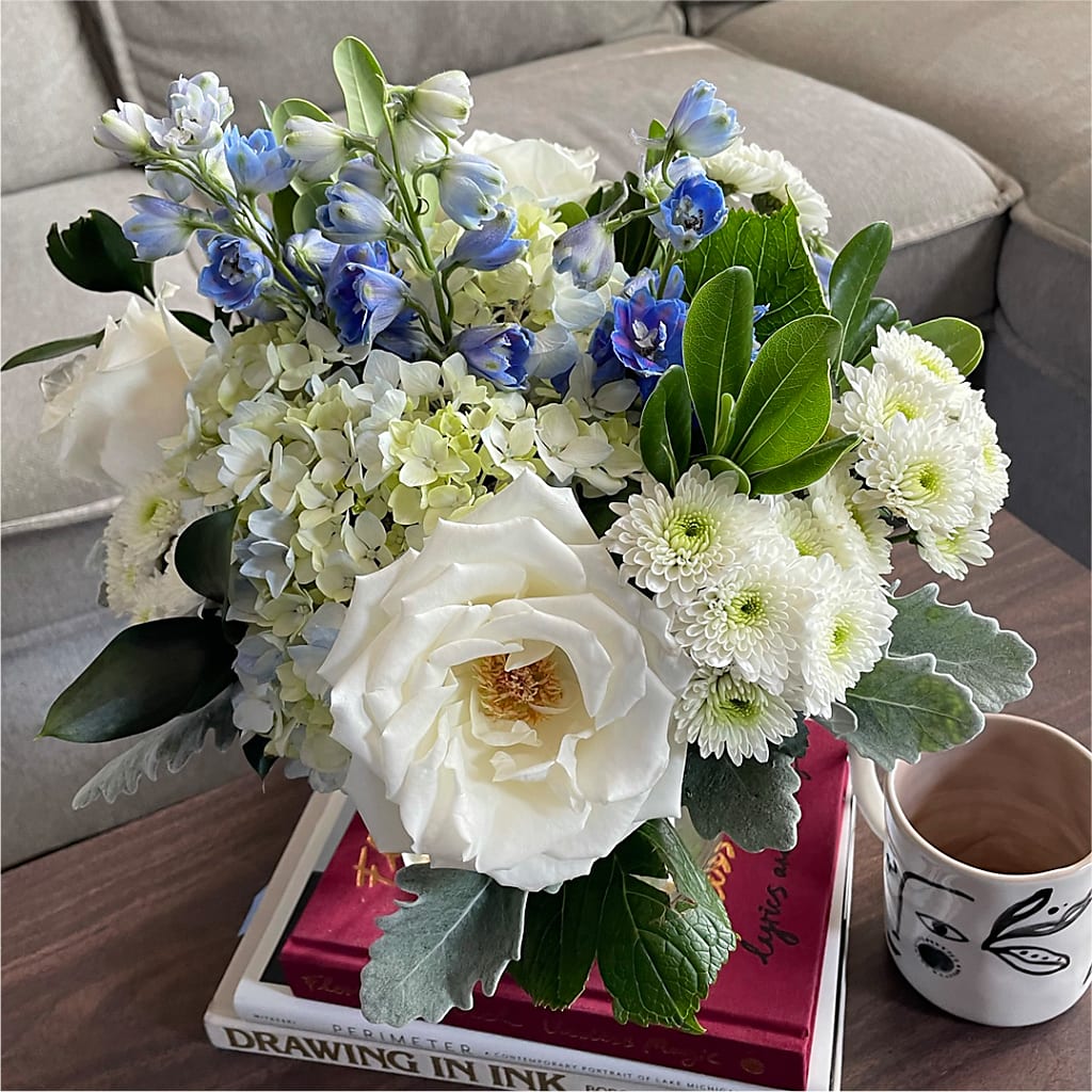 Clear Skies Bouquet –  The Arrangement Smiles Unlimited Llc, Anderson IN