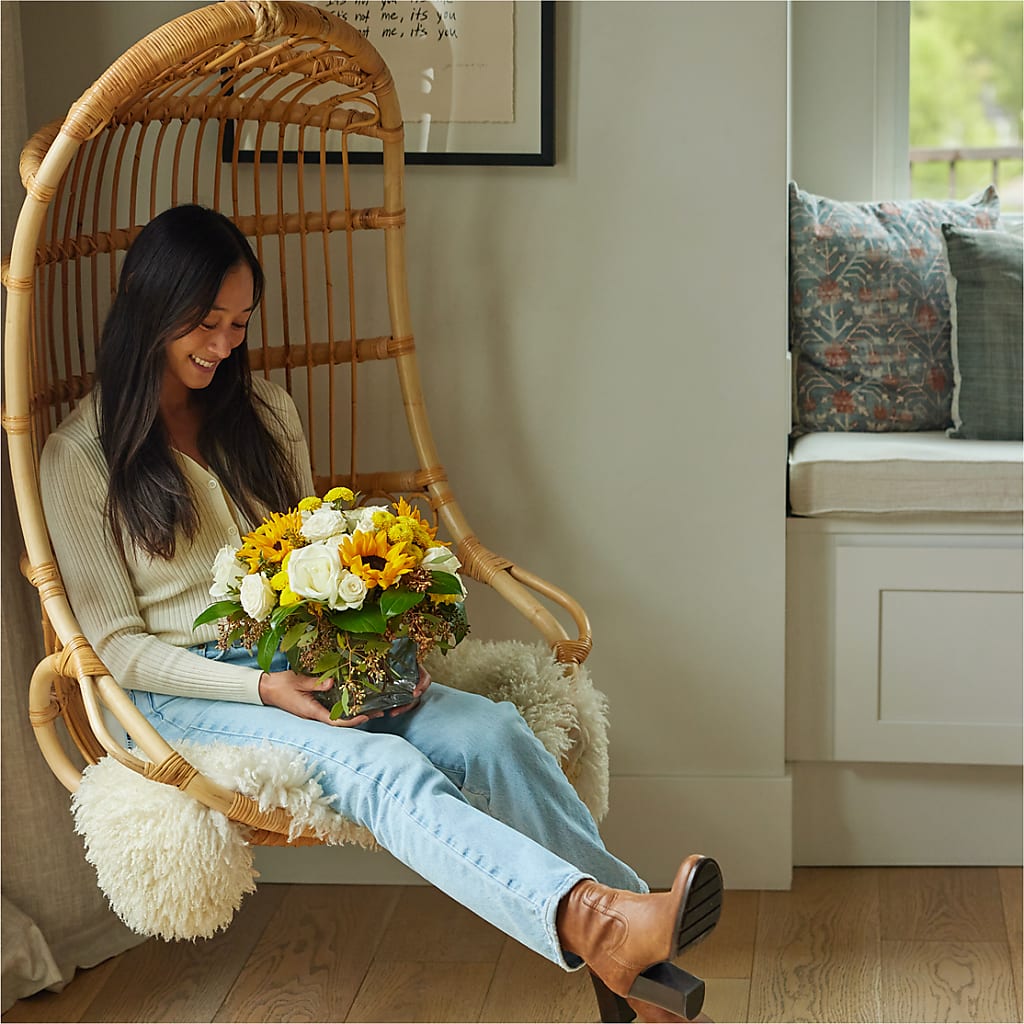 Luminous Morning Bouquet –  The Arrangement Smiles Unlimited Llc, Anderson IN