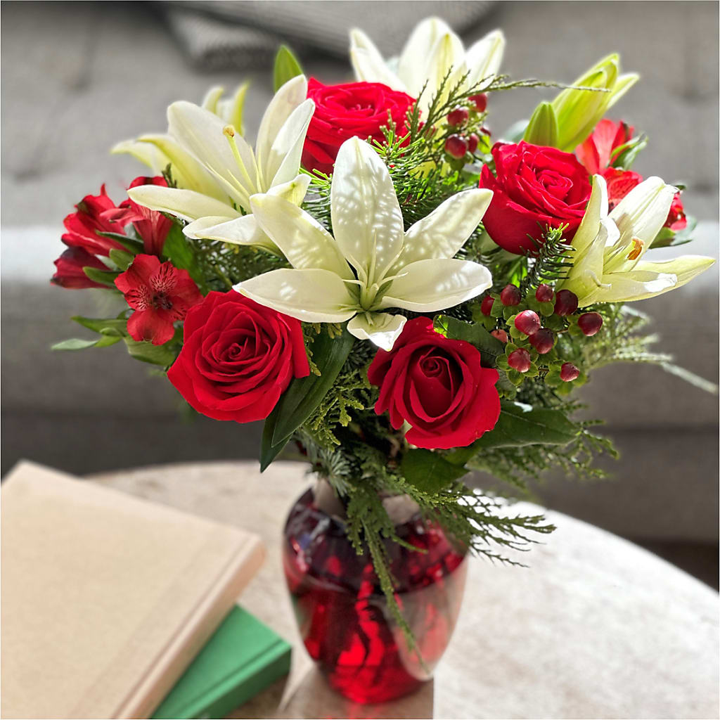 Evergreen Delight Bouquet –  The Arrangement Smiles Unlimited Llc, Anderson IN