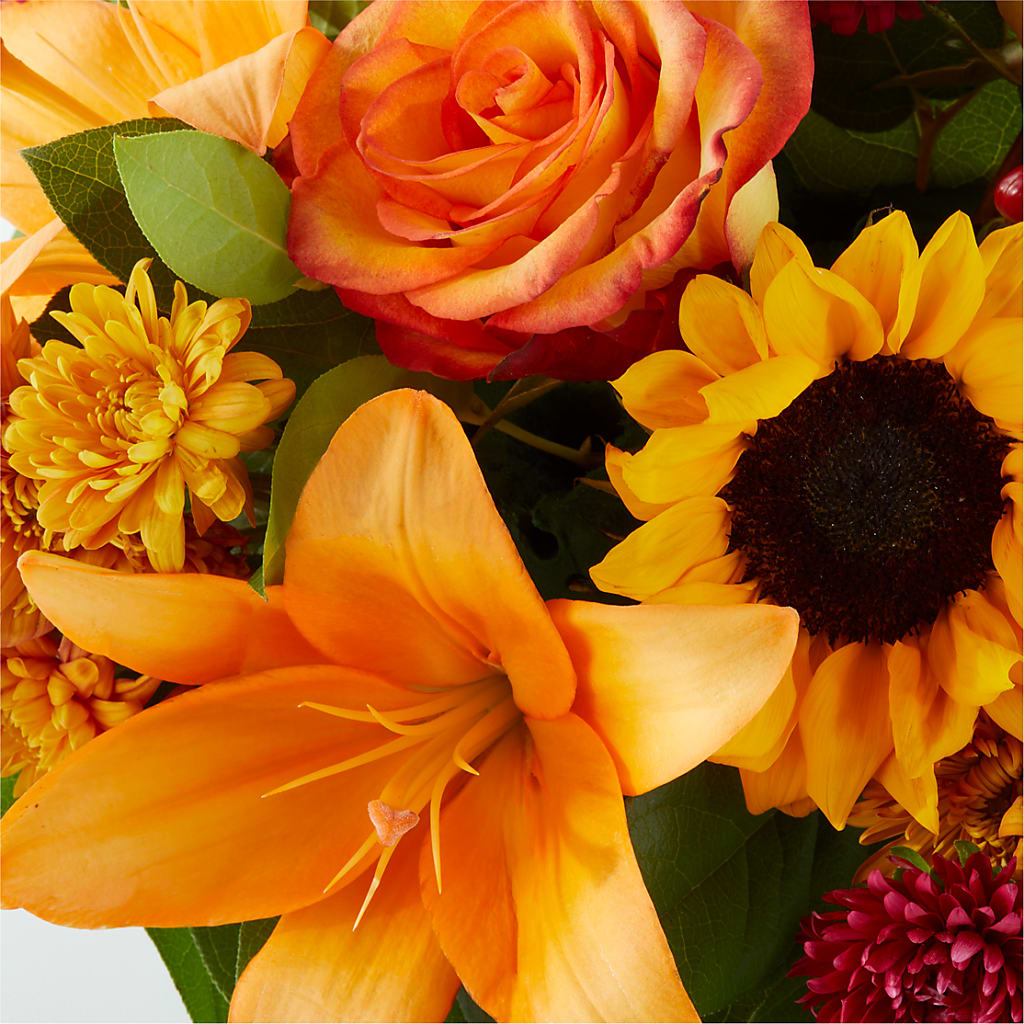 Grateful Centerpiece –  The Arrangement Smiles Unlimited Llc, Anderson IN