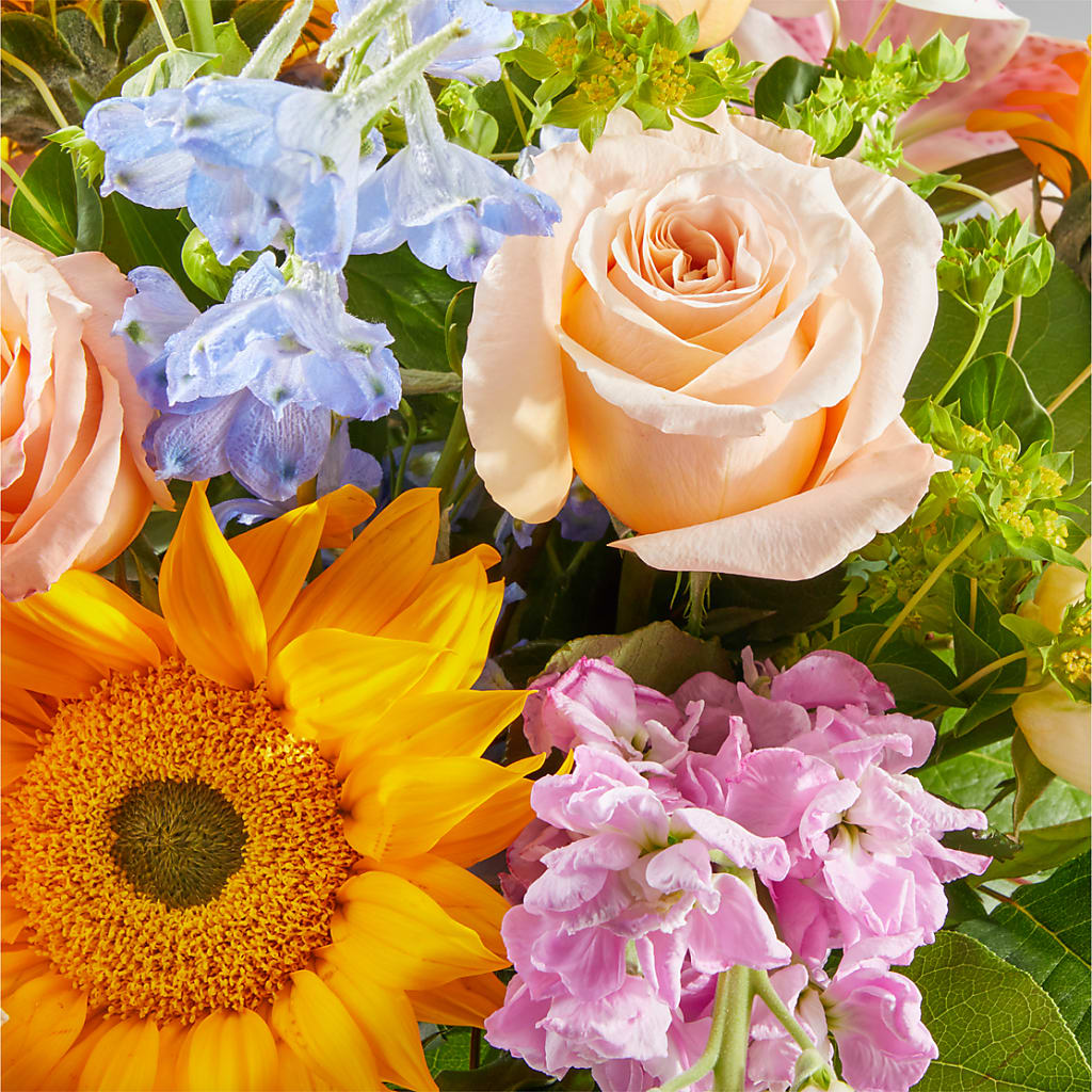 Dreamy Meadows Bouquet –  The Arrangement Smiles Unlimited Llc, Anderson IN