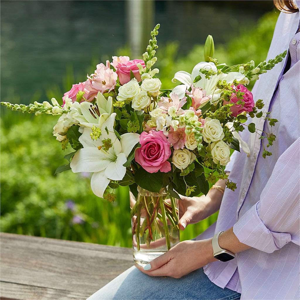 Fondly Bouquet –  The Arrangement Smiles Unlimited Llc, Anderson IN